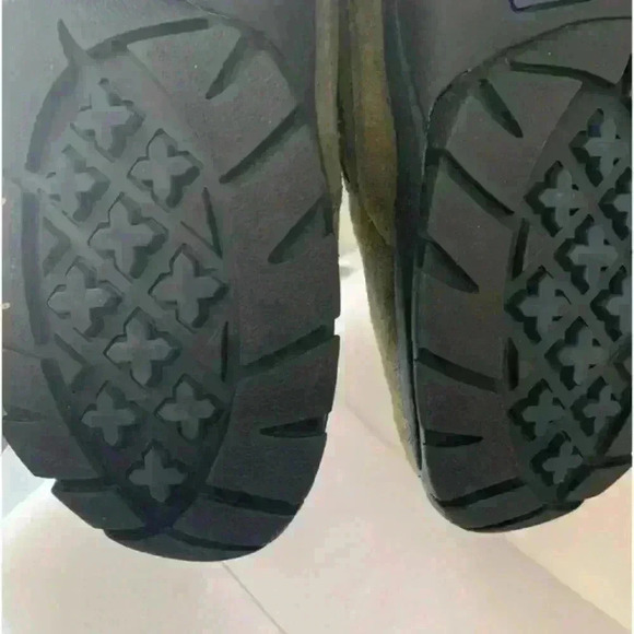 Lands End Women’s SZ 7 Olive Suede Slip On Mocs Hiking Shoe Excellent Condition - Picture 7 of 8